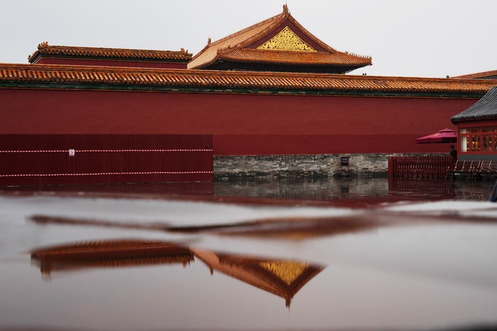 作品名：《楼影相随》，拍摄时间：2021.8.15.拍摄地址：故宫 - 副本.jpg