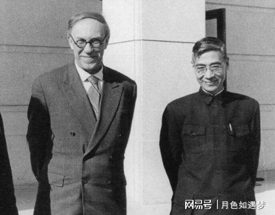 郭永怀与外国友人在一起.jpeg